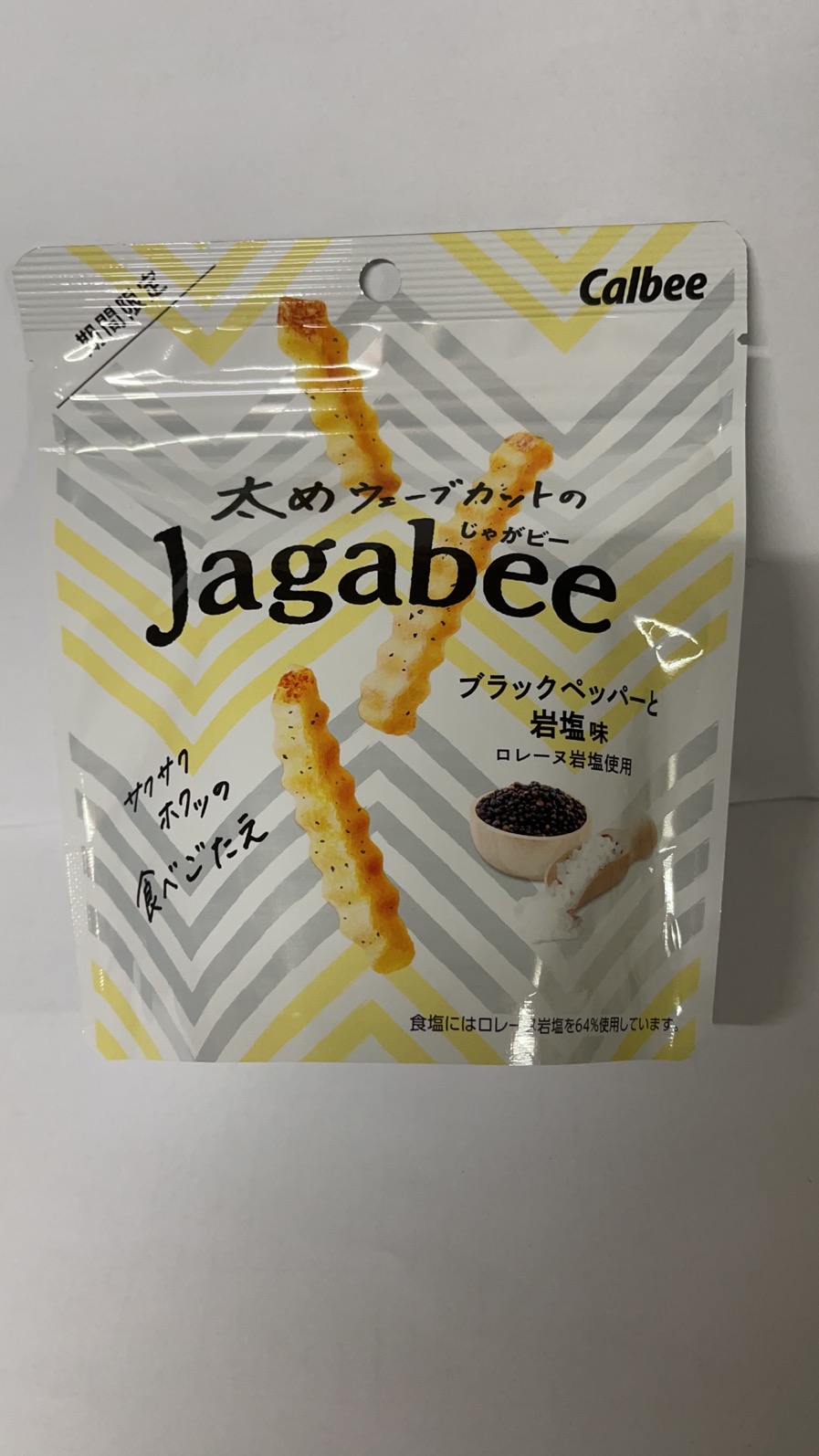 日本Calbee 黑椒岩盐味薯条35g